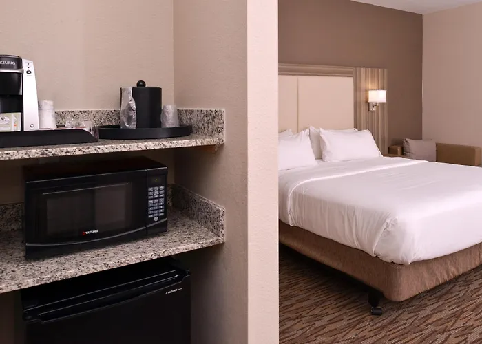 Hotel Express & By Ihg Williams