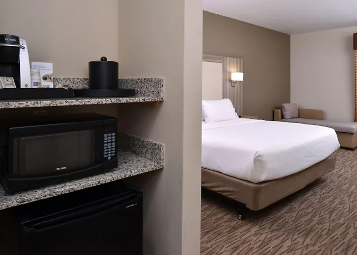 Express & By Ihg Hotel 3*