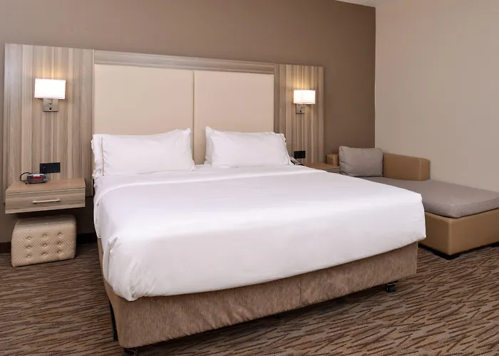 Express & By Ihg 3*