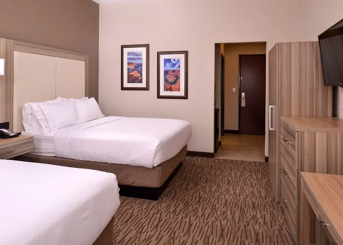 Express & By Ihg 3*