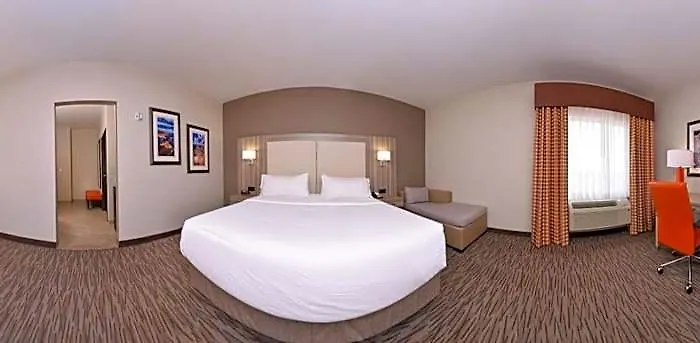 Hotel Express & By Ihg 3*